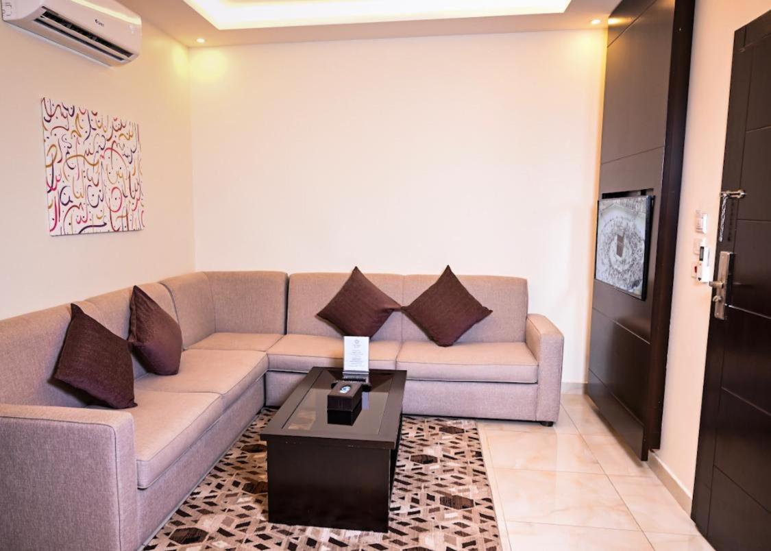 The Artisan Hotel-suits 3*